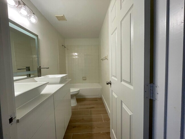 Building Photo - 12472 SW 44th Ct