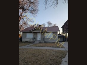 Building Photo - Charming 2-bed 1-bath house