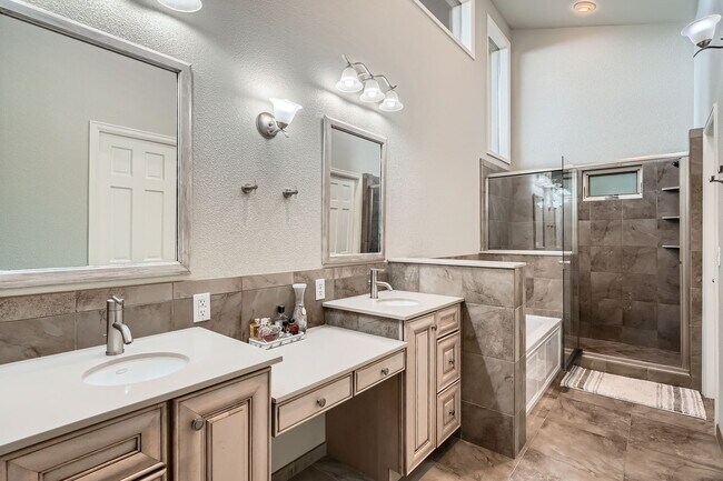Building Photo - 2298 Holly Ct