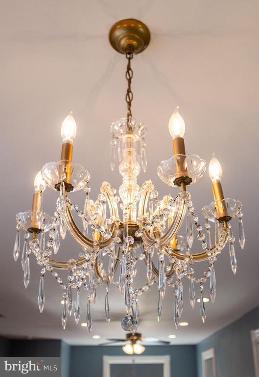 Building Photo - 121 W Arch St