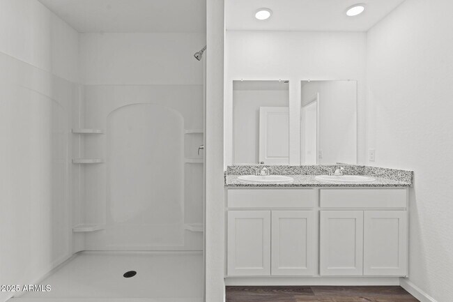 Building Photo - 716 Dylan Ct