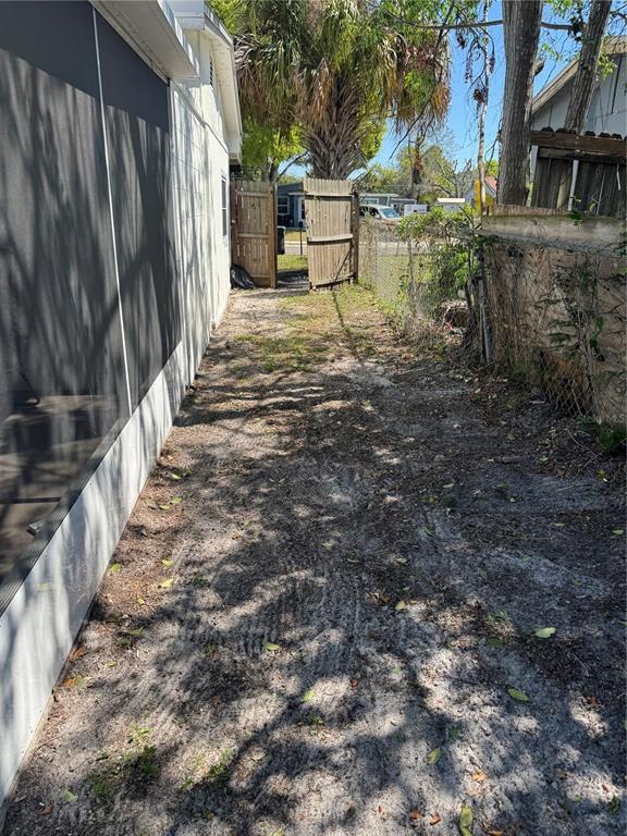 Building Photo - 2336 Nansen Ave