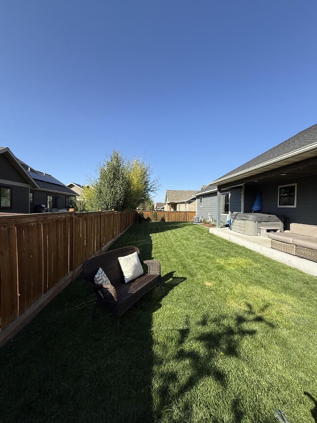Building Photo - Stunning Single Level Home with Sprawling Fenced Yard