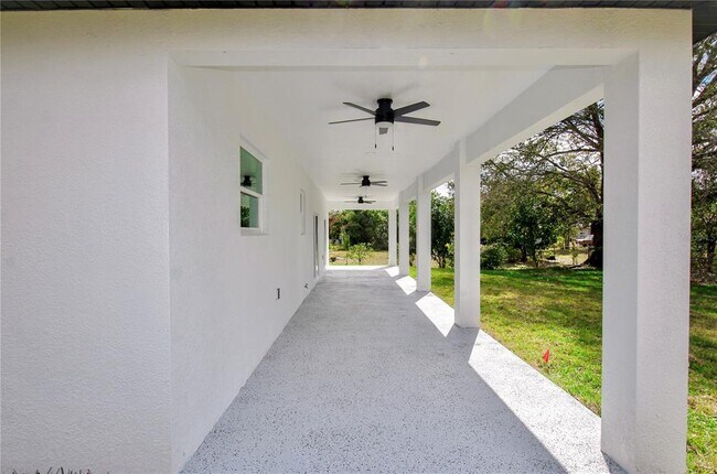 Building Photo - 769 Memorial Dr