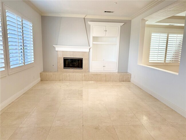 Building Photo - 9 Flintridge Ave
