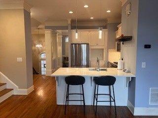 Building Photo - 144 W Ridge Way