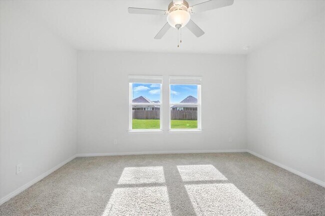 Building Photo - 104 Capella Wy