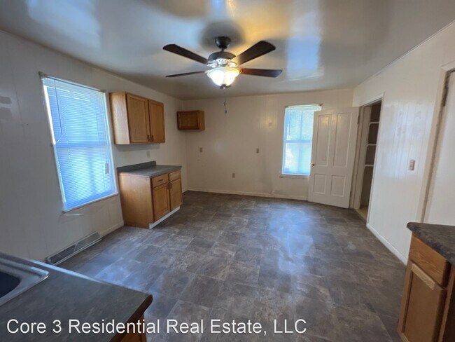 Building Photo - 3 br, 1 bath House - 1832 S 11th