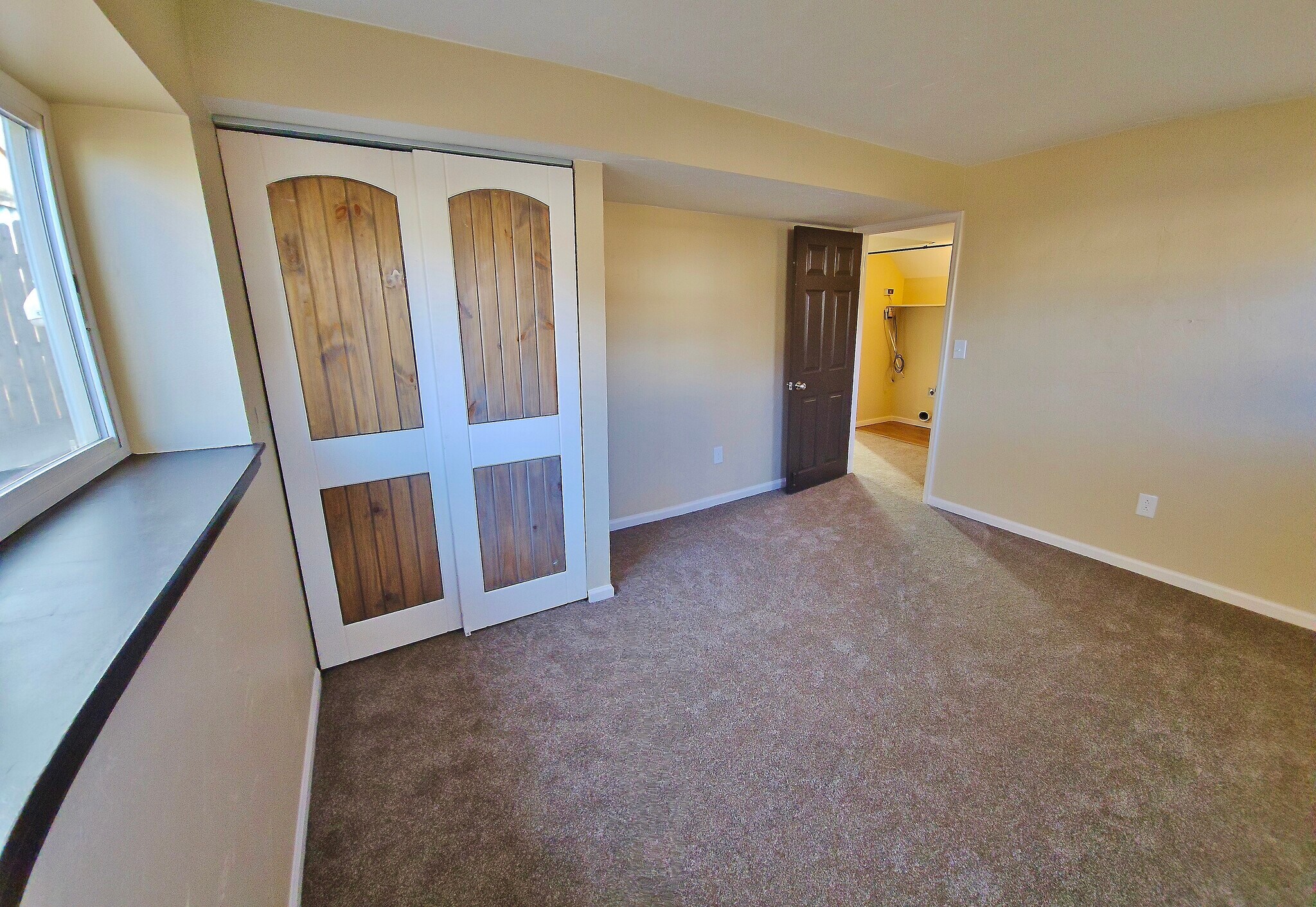 Building Photo - 110 Lucerne Dr