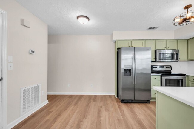 Building Photo - 426 Compton Ln