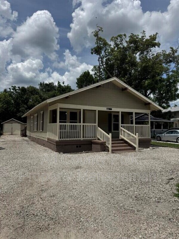 Primary Photo - 215 W Park St
