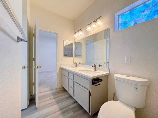 Building Photo - 7849 Blue Brook Dr