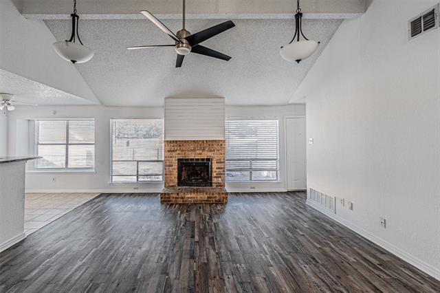 Building Photo - 2606 Hollow Bend