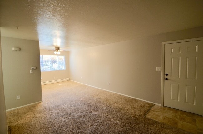 Interior Photo - 5705 S Pearl St