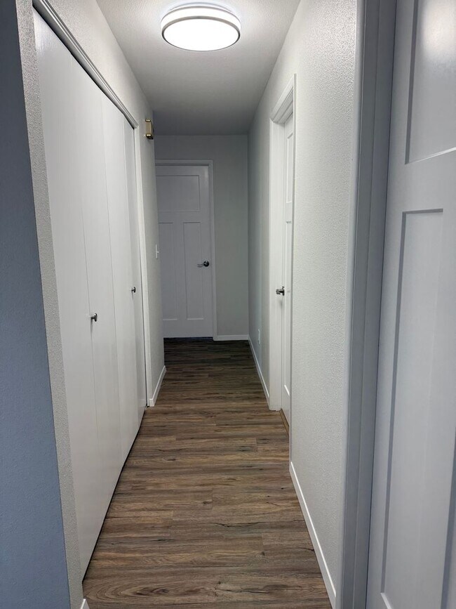 Building Photo - 2425 State St