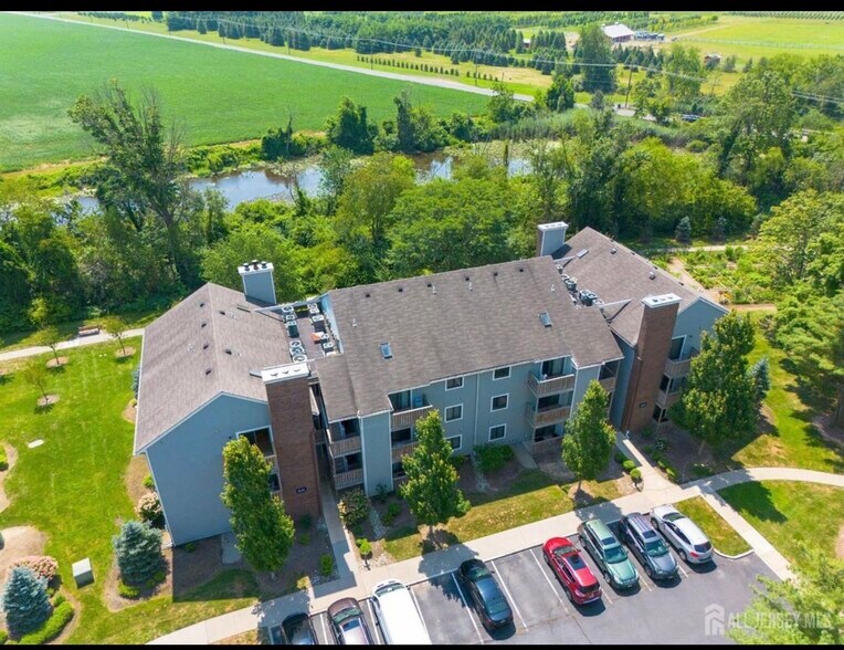 Building Photo - 403 Ravens Crest Dr