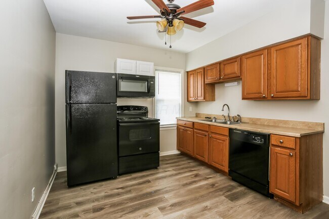 Building Photo - 731 S Highland Ave