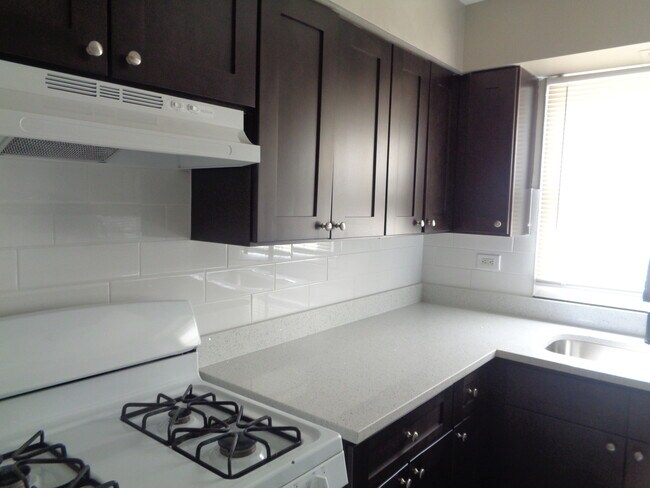 Building Photo - 7129 99th St