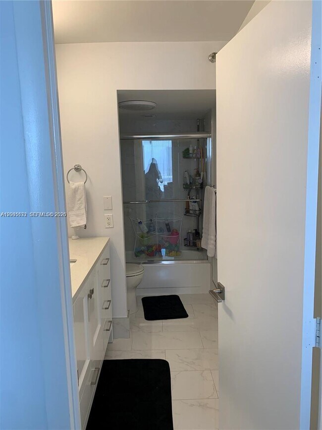 Building Photo - 20225 NE 34th Ct