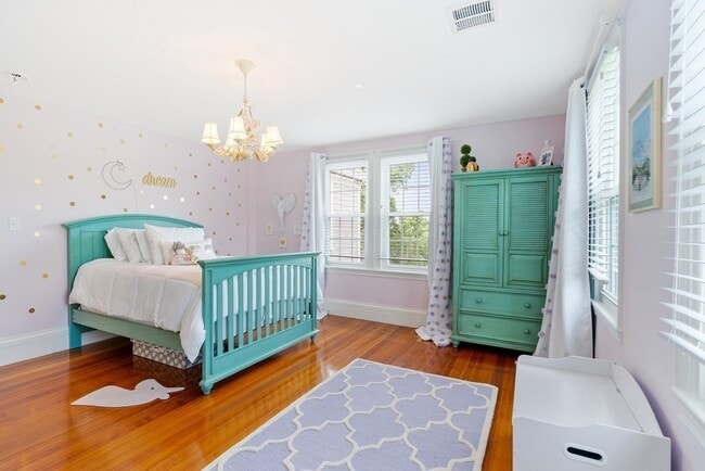 Building Photo - 205 Sohier St