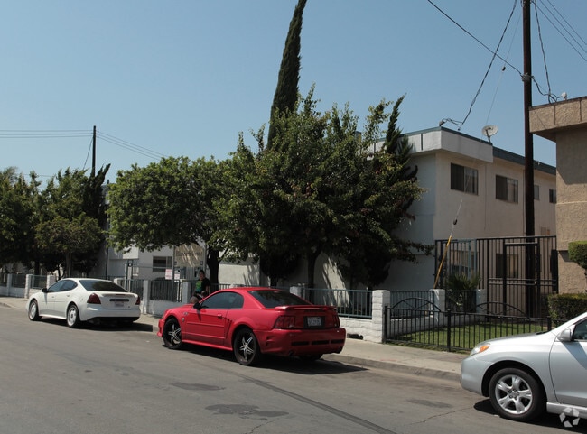 Building Photo - Elizabeth Court