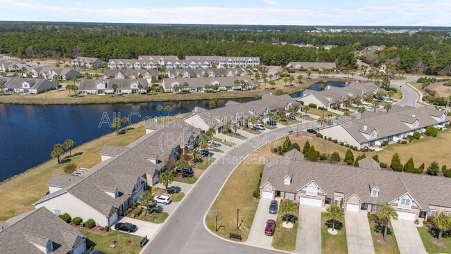 Building Photo - 264 Viareggio Road