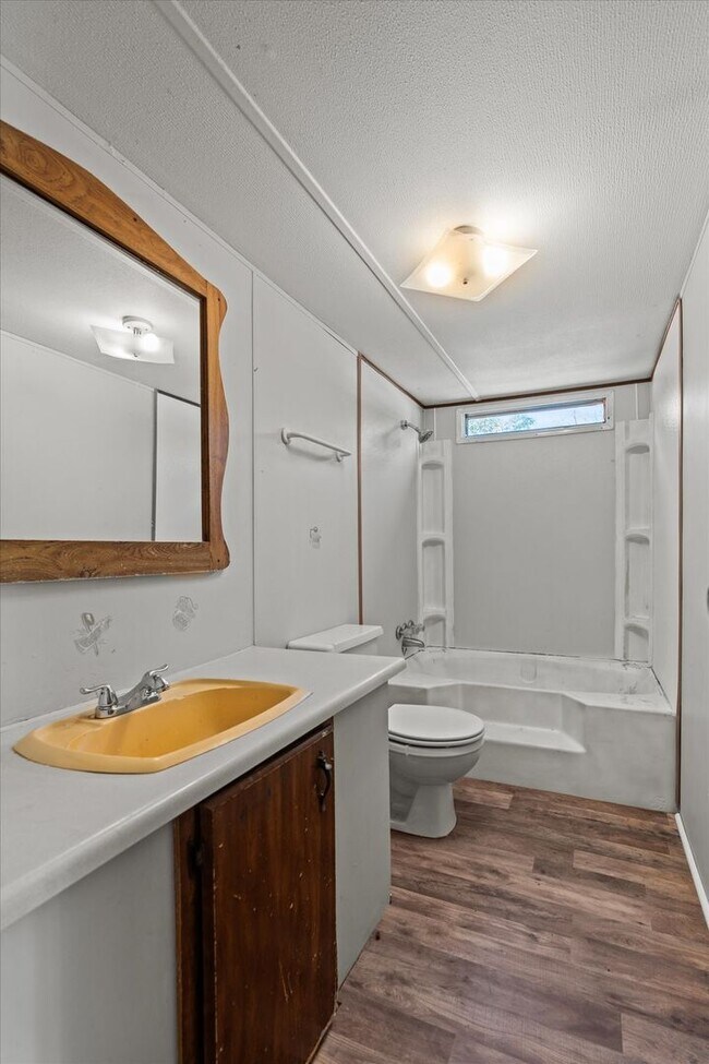 Building Photo - Updated 2BR/1BA Trailer in Muscle Shoals –...