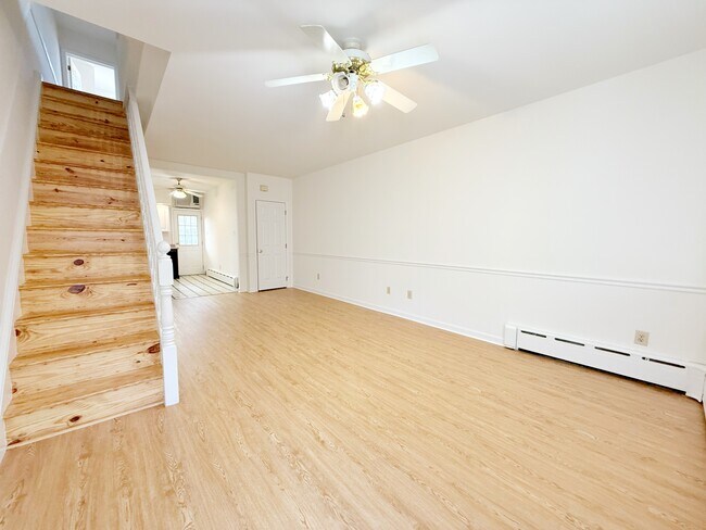 Building Photo - 2635 S Bouvier St