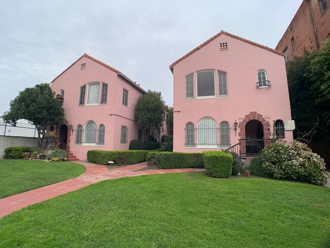 Primary Photo - 724 S Mansfield Ave