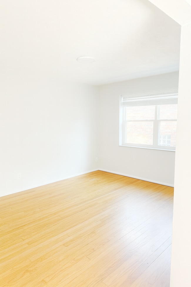 Building Photo - 7055 Amherst Ave