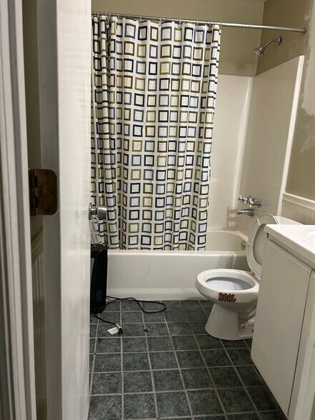 Building Photo - 5180 Sugar Crest Dr