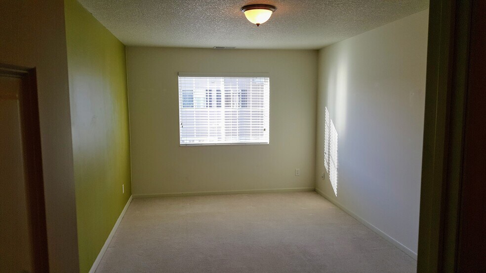 Building Photo - 1991 29th Pl NW