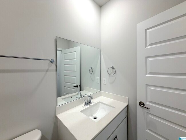 Building Photo - 305 Susan Lynn Dr