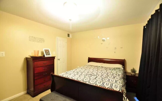 Building Photo - 3204 Spartan Rd