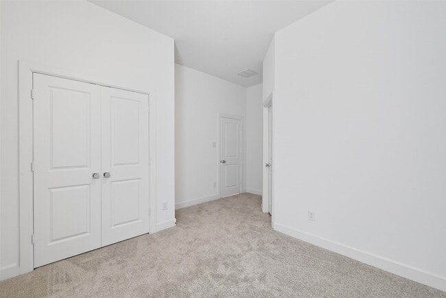 Building Photo - 211 Amaranth Wy