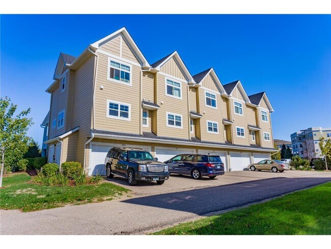 Building Photo - 2952 Clover Ridge Dr