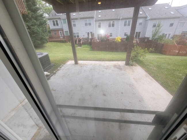 Building Photo - 2104 Harrison Ct