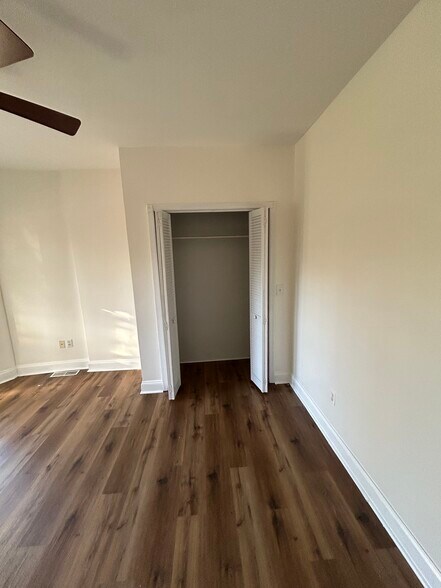 Building Photo - 1202 W Elm St