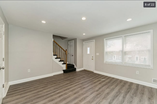 Building Photo - 4 Bedr4 Bedrooms in Parkville