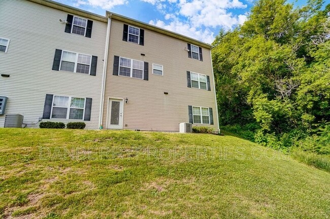 Building Photo - 1101 N Byrne Rd