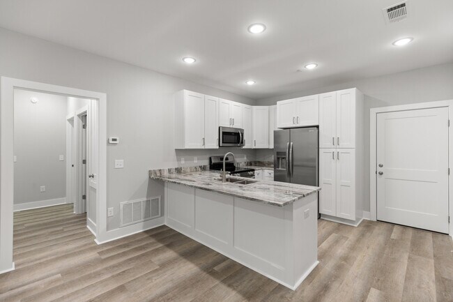 Building Photo - 305 Okaloosa Ave