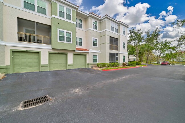 Building Photo - **ESTERO PRIME LOCATION ~ Top Floor 2/2 Co...