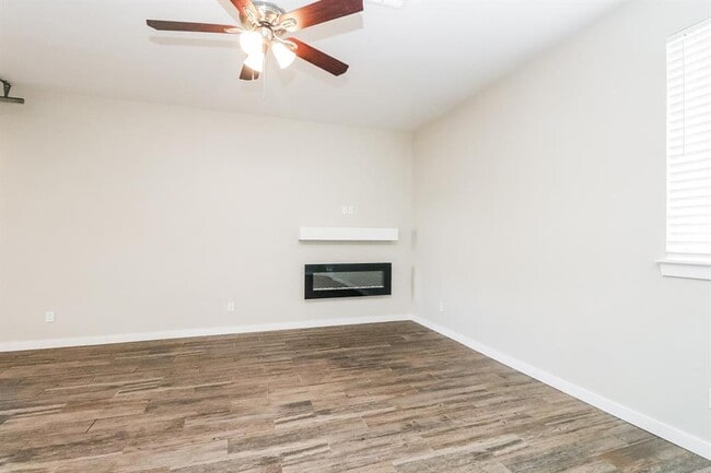 Building Photo - 11336 Paradise In Dr