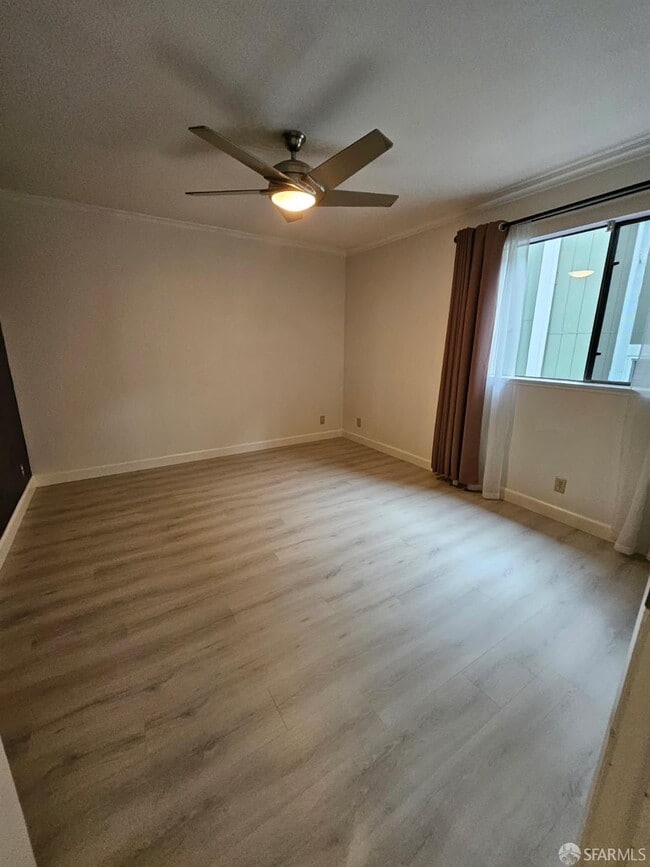 Building Photo - 8763 Mountain Blvd