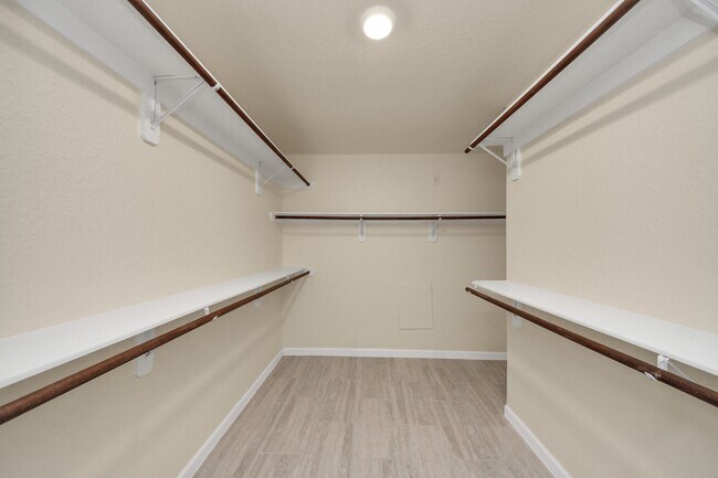 Building Photo - 9622 Sugarblossom Ln