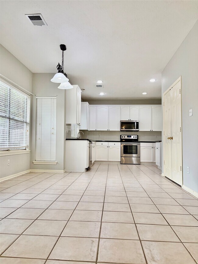 Building Photo - 4742 Stoney Point Ct