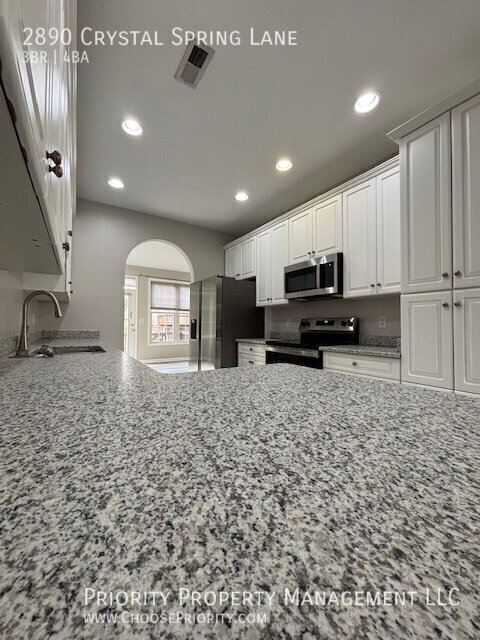 Building Photo - 2890 Crystal Spring Ln