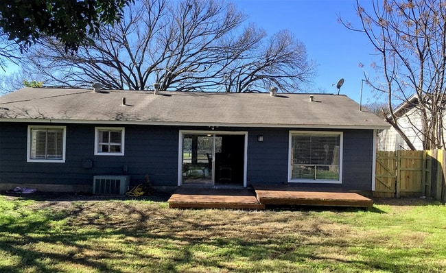 Building Photo - Beautiful 4 beds 2 baths in Austin!