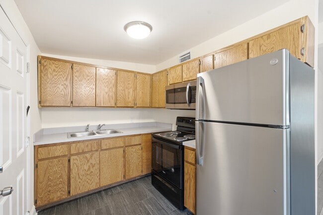 Building Photo - 4294 Katanga Dr N