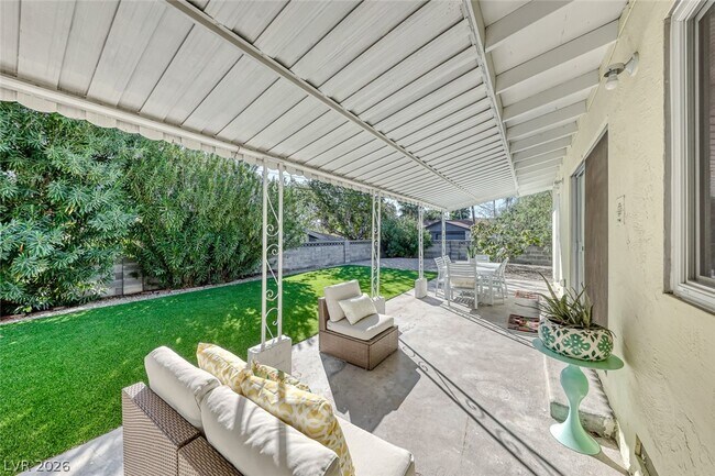 Building Photo - 1245 S 15th St